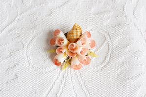 VINTAGE SEA SHELL CLUSTER BOUQUET BROOCH