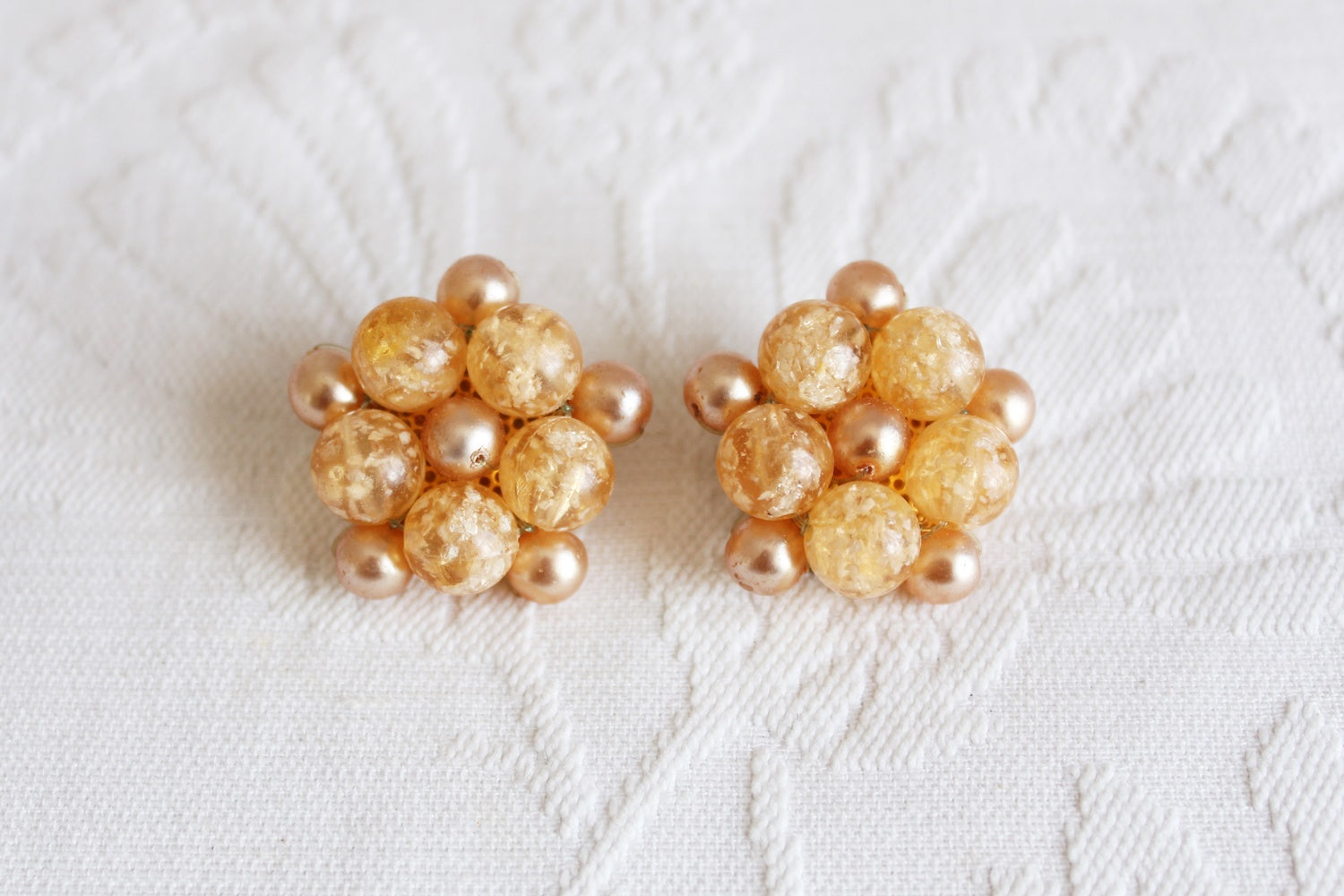 VINTAGE PEACH FAUX PEARL CLUSTER CLIP-ONS