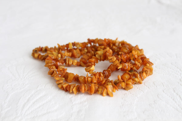 VINTAGE AMBER BEADED LONG NECKLACE