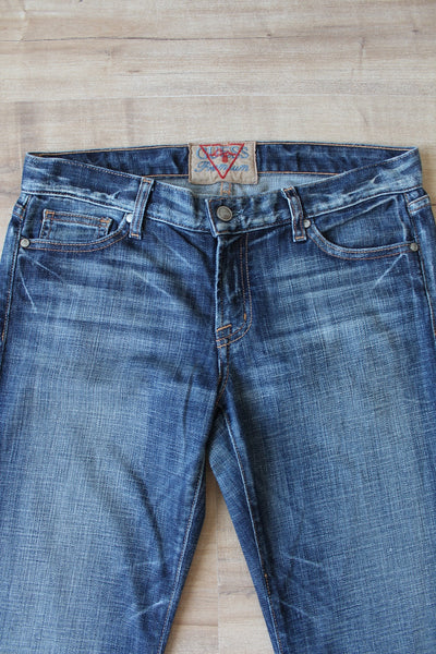 GUESS PREMIUM LOW RISE BOOTLEG JEANS - SIZE 8